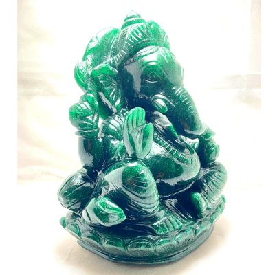 Green Jade Ganesha - (1.400 Kg) - Image 3