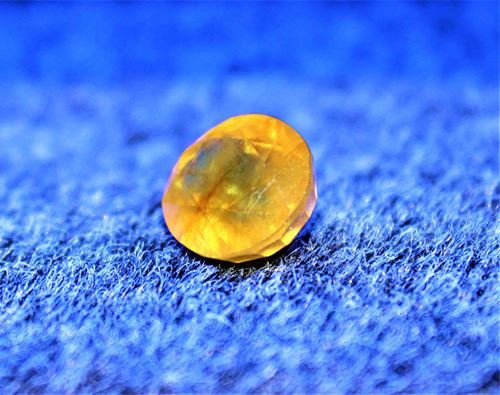 Natural Yellow Sapphire (Pukhraj- 9.75 cts) - Image 2